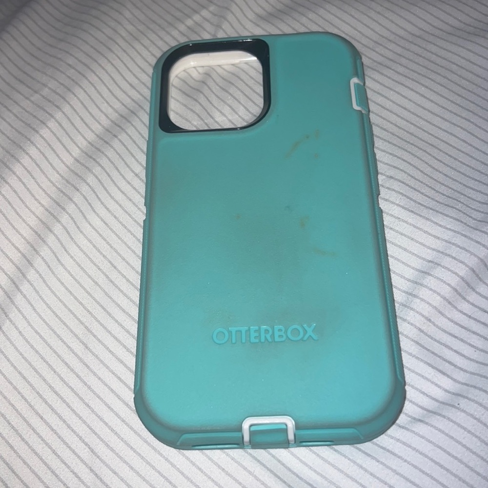 iPhone 13 Pro Max Otterbox Defender case